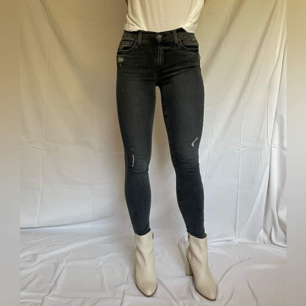 Joe’s Jeans | The Icon Mid Rise Skinny Ankle | Size 26 | Grey Wash Distressed